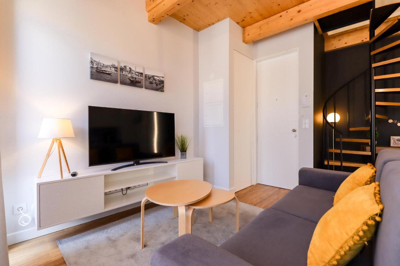 Coutinho Apartment - Modern Ap In The City Centre With Balcony Виана-ду-Каштелу Экстерьер фото